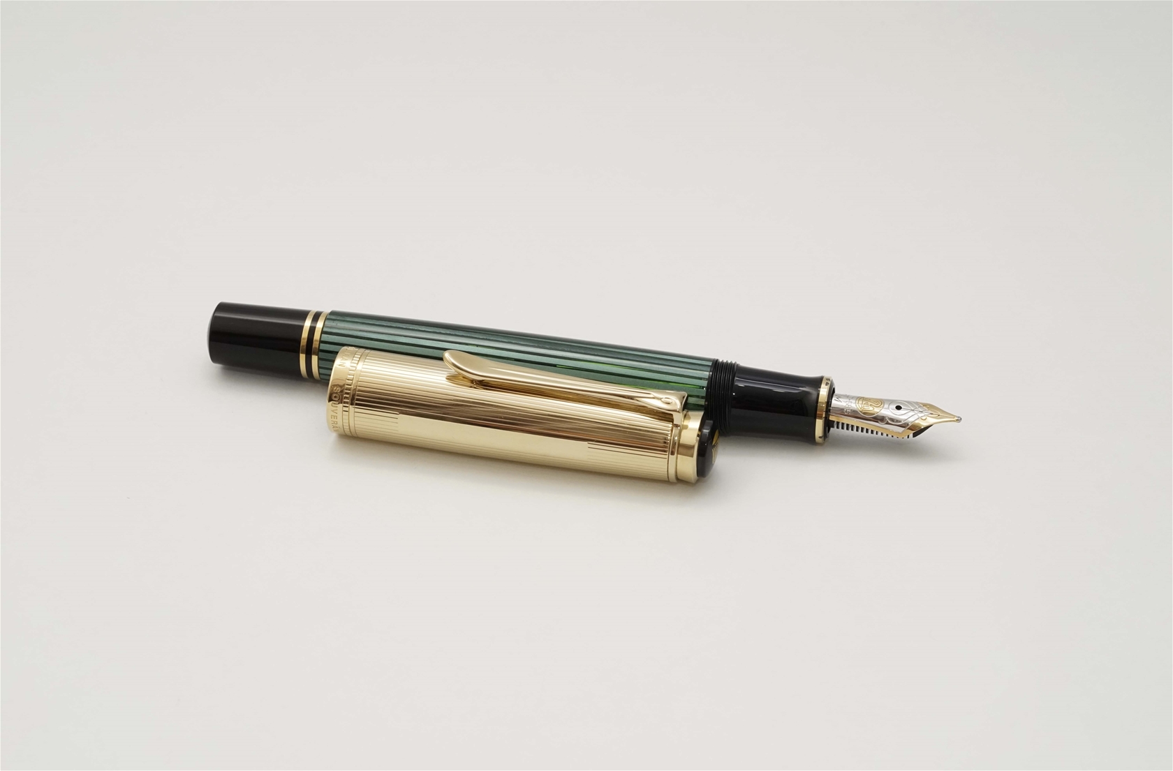 Bút máy Pelikan Souveran M650 Green Striped Vermeil 18K M 