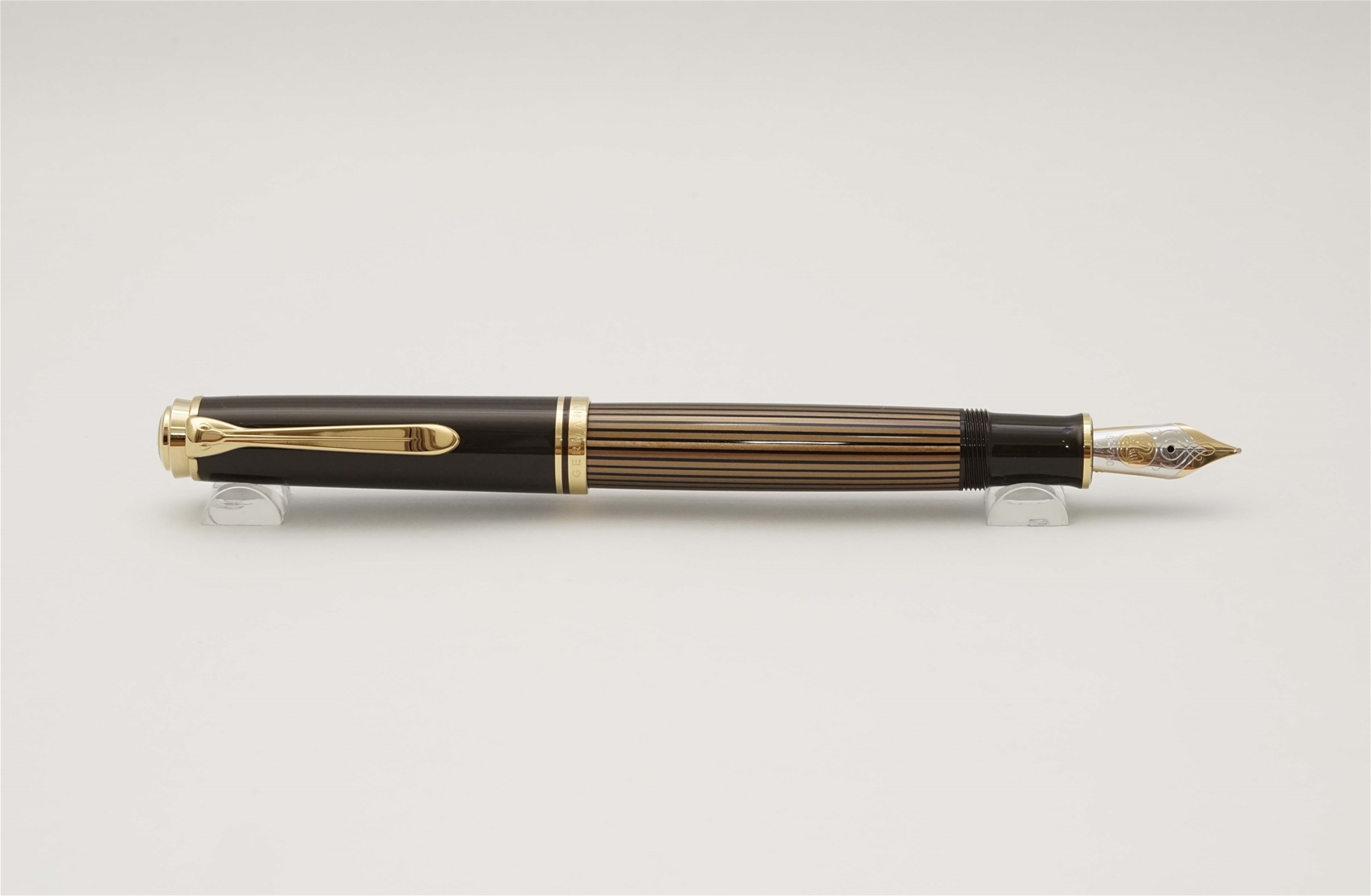 Bút máy Pelikan Souveran M800 Brown & Black 18K M