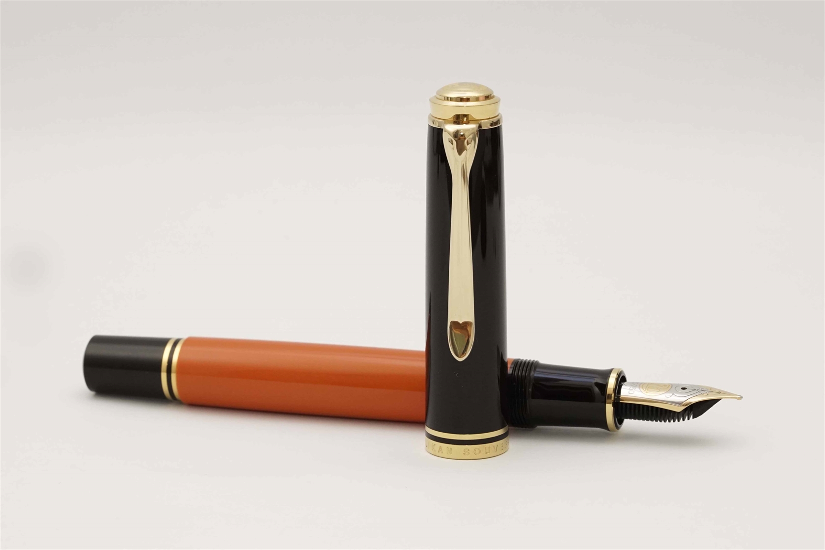 Bút máy Pelikan Souveran M800 Burnt Orange 18K M 