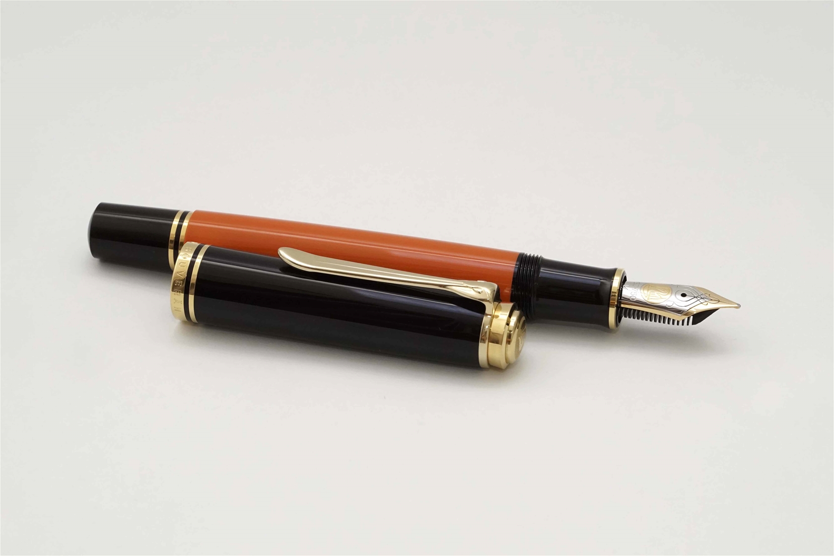 Bút máy Pelikan Souveran M800 Burnt Orange 18K M 