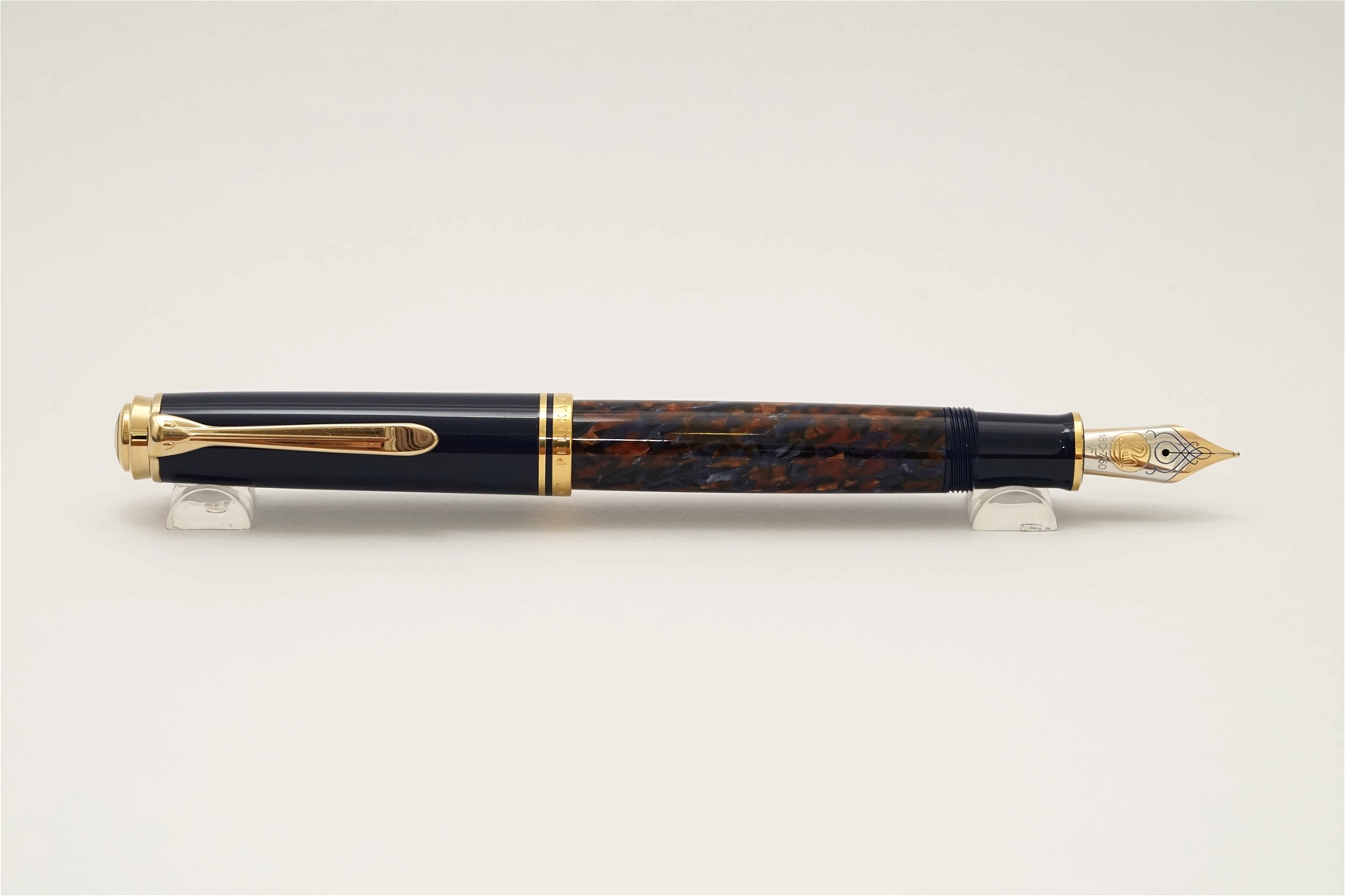 Bút máy Pelikan Souveran M800 Stone Garden Special Edition 18K F