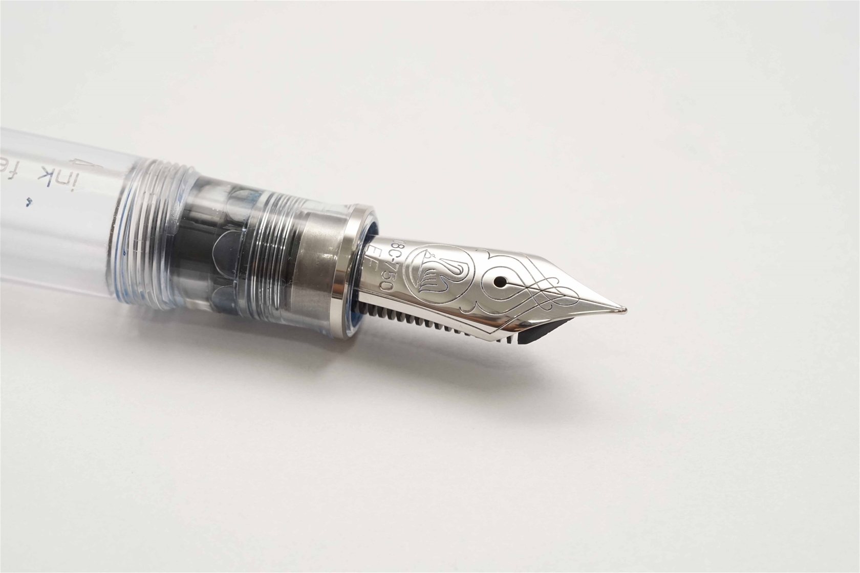 Bút máy Pelikan Souveran M805 Demonstrator 18K EF