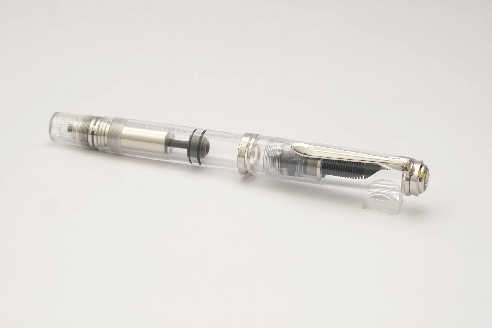 Bút máy Pelikan Souveran M805 Demonstrator 18K EF