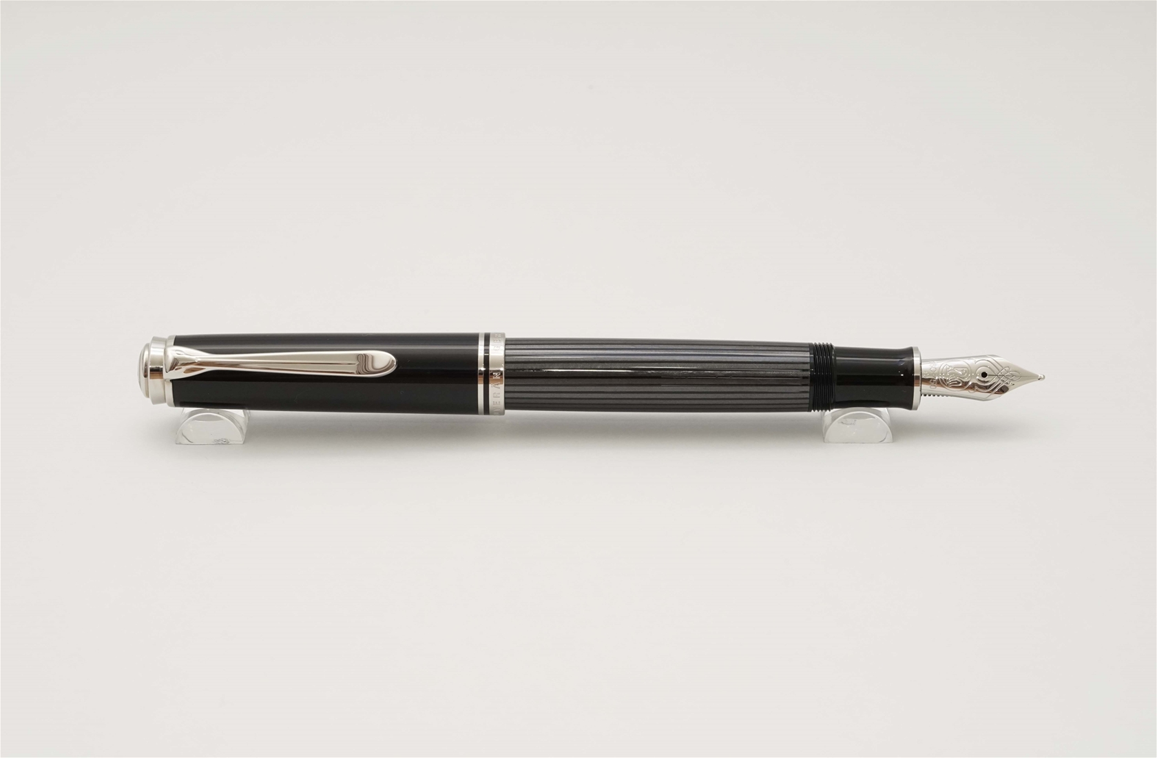 Bút máy Pelikan Souveran M805 Stresemann Anthracite 18K B