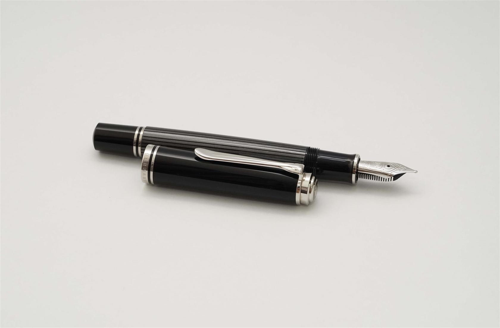 Bút máy Pelikan Souveran M805 Stresemann Anthracite 18K B