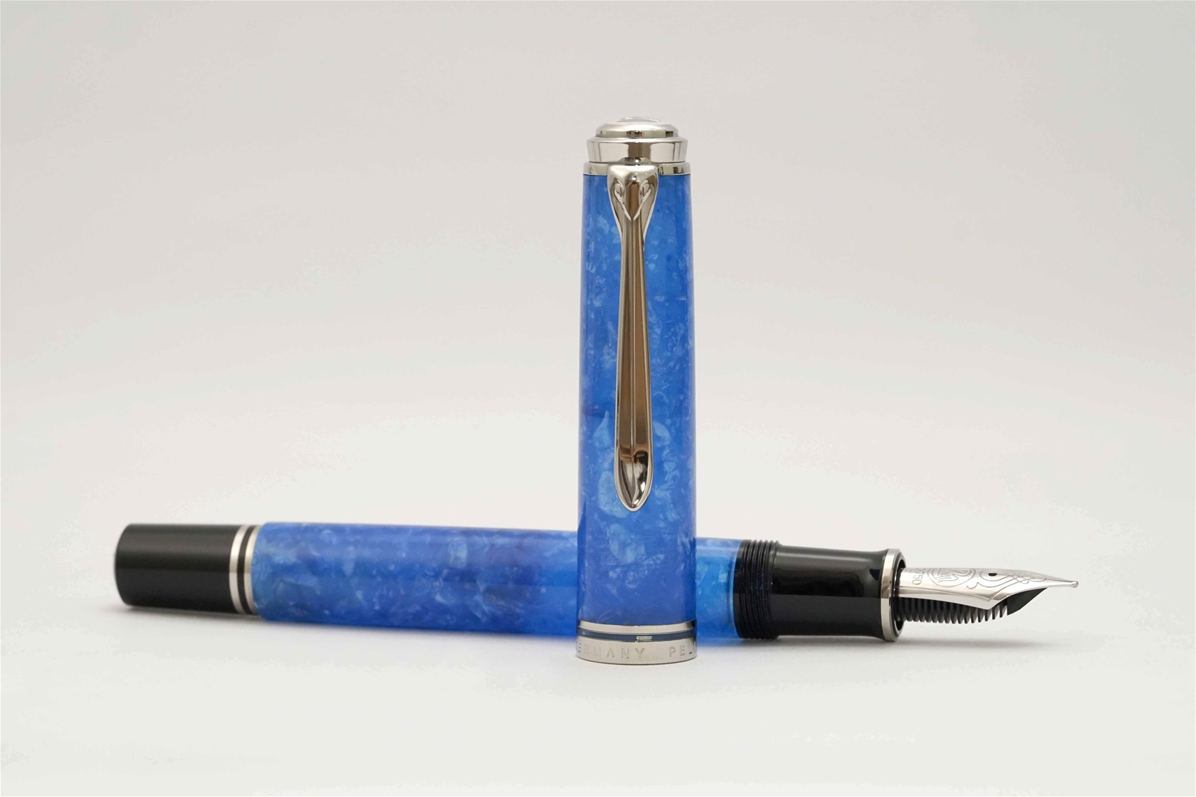 Bút máy Pelikan Souveran M805 Vibrant Blue Special Edition 18K F