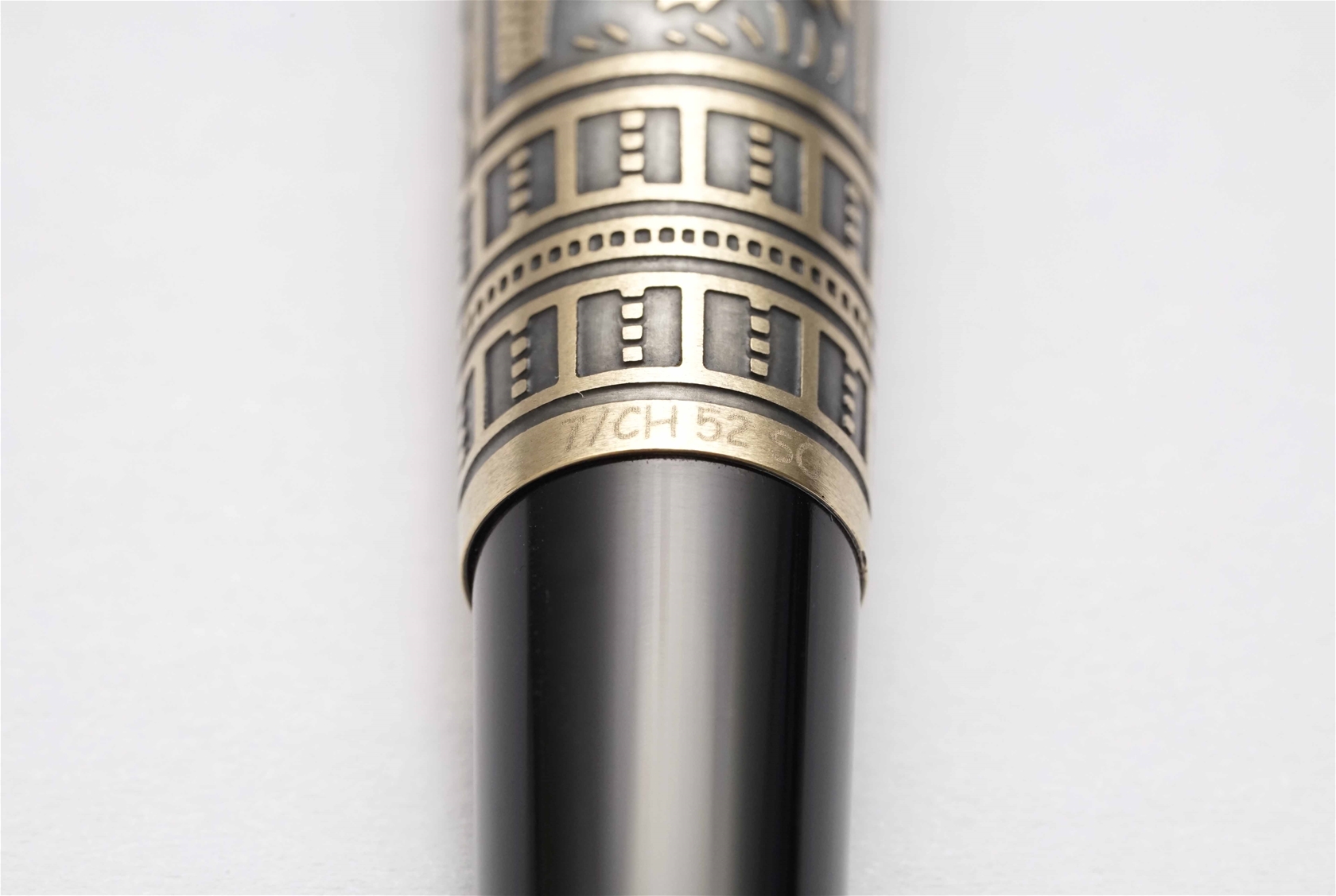 Bút máy Pelikan Toledo M700 18K F