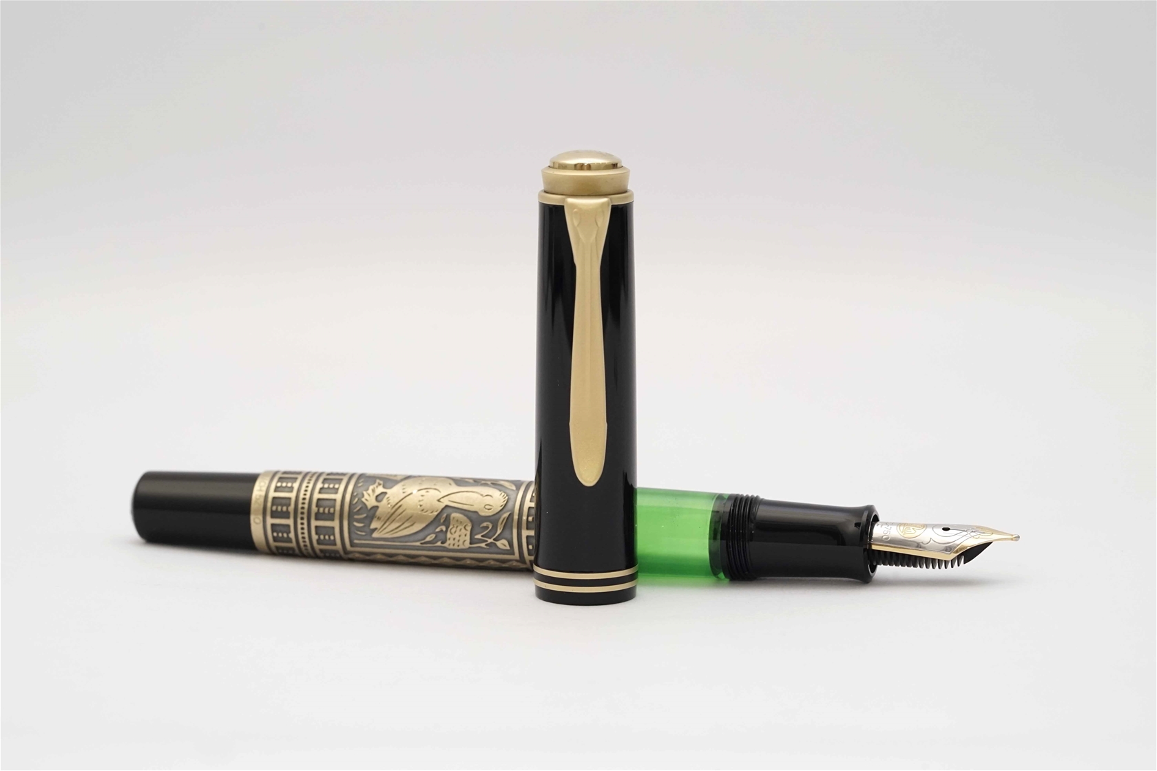 Bút máy Pelikan Toledo M700 18K F