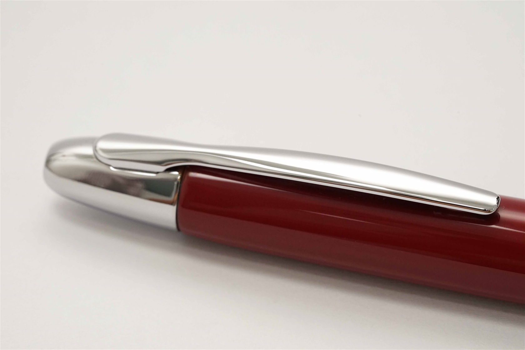 Bút máy Pilot Capless Deep Red 18K B