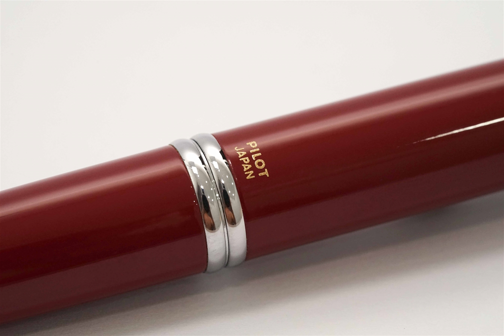 Bút máy Pilot Capless Deep Red Steel F