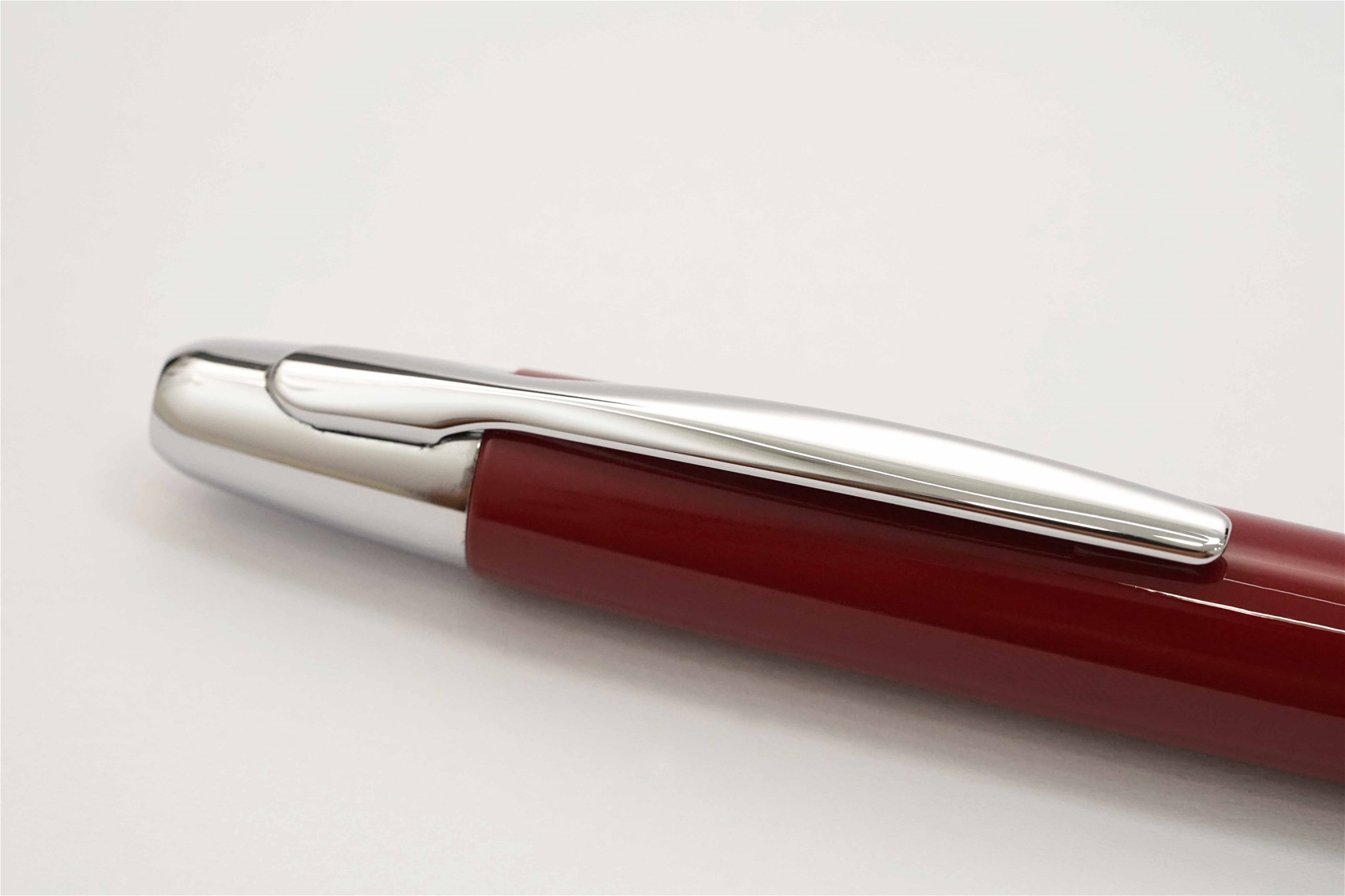 Bút máy Pilot Capless Deep Red Steel F