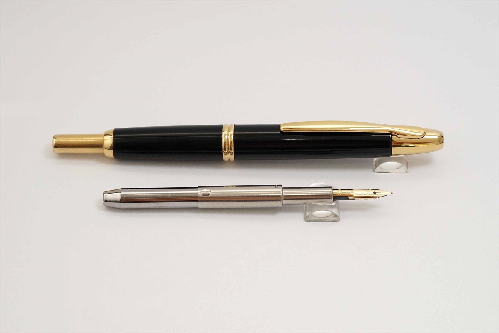 Bút máy Pilot Capless Vanishing Point Black Lacquer 18K F