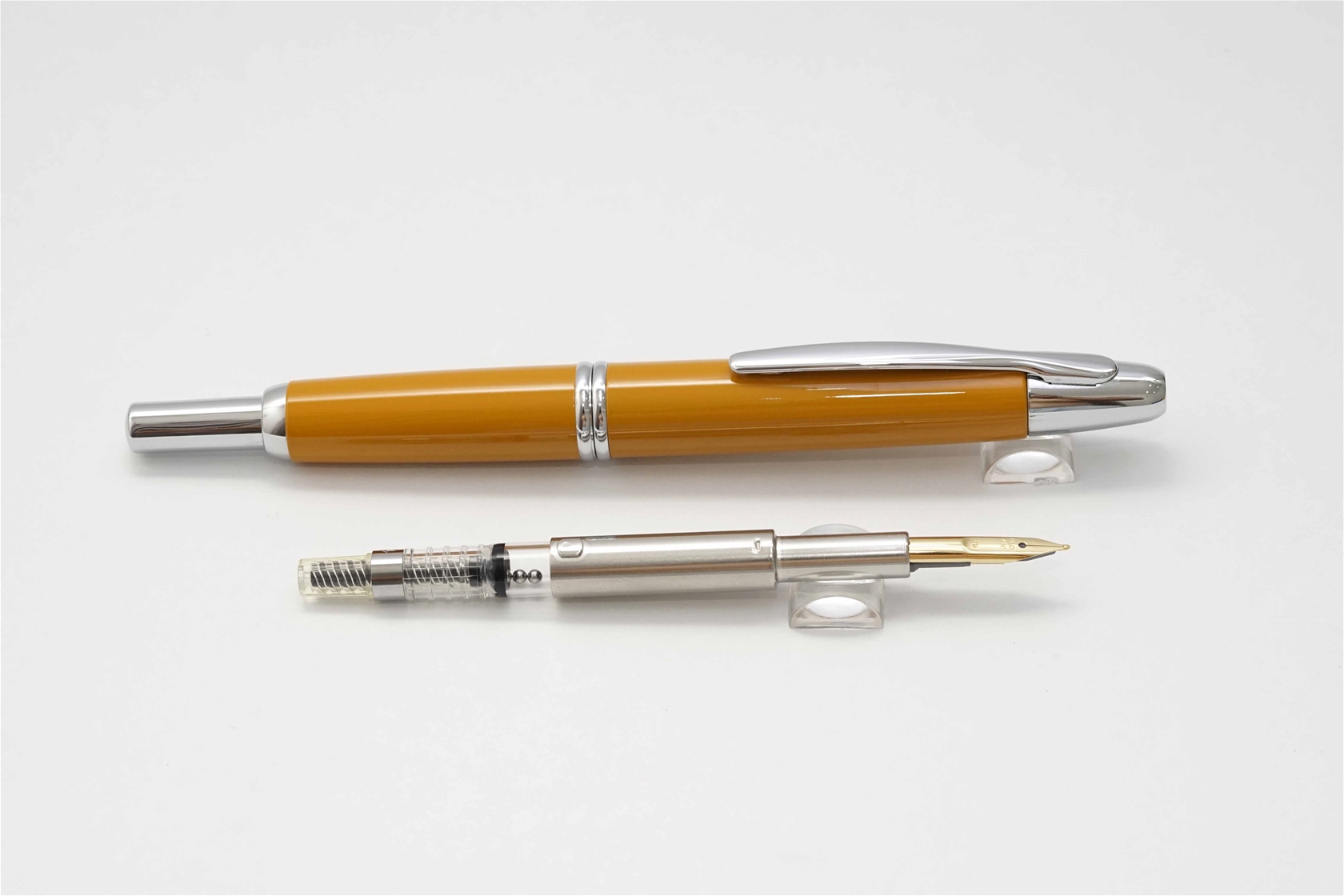 Bút máy Pilot Capless Vanishing Point Deep Yellow Steel M 