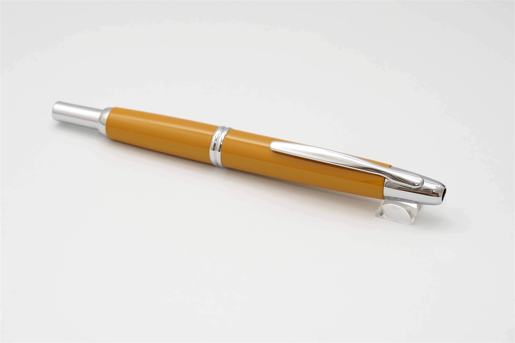 Bút máy Pilot Capless Vanishing Point Deep Yellow Steel M 