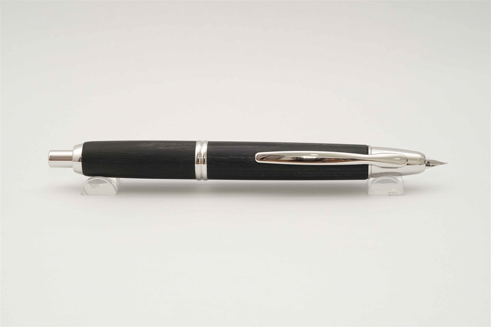 Bút máy Pilot Capless Vanishing Point Wood Black Birch 18K M