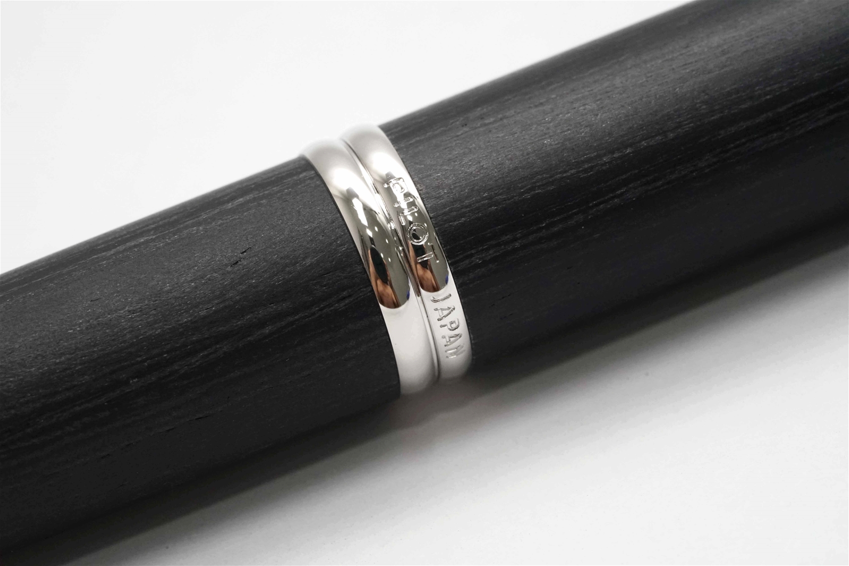 Bút máy Pilot Capless Vanishing Point Wood Black Birch 18K M