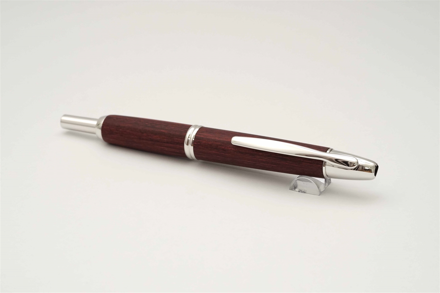 Bút máy Pilot Capless Vanishing Point Wood Red Birch 18K F