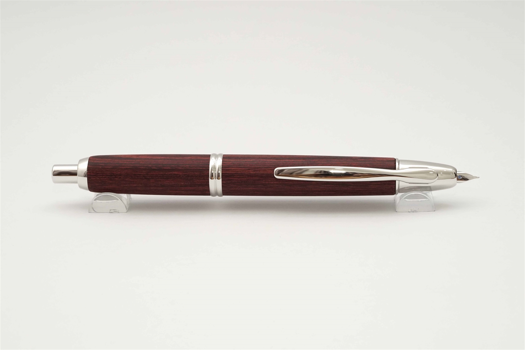 Bút máy Pilot Capless Vanishing Point Wood Red Birch 18K F