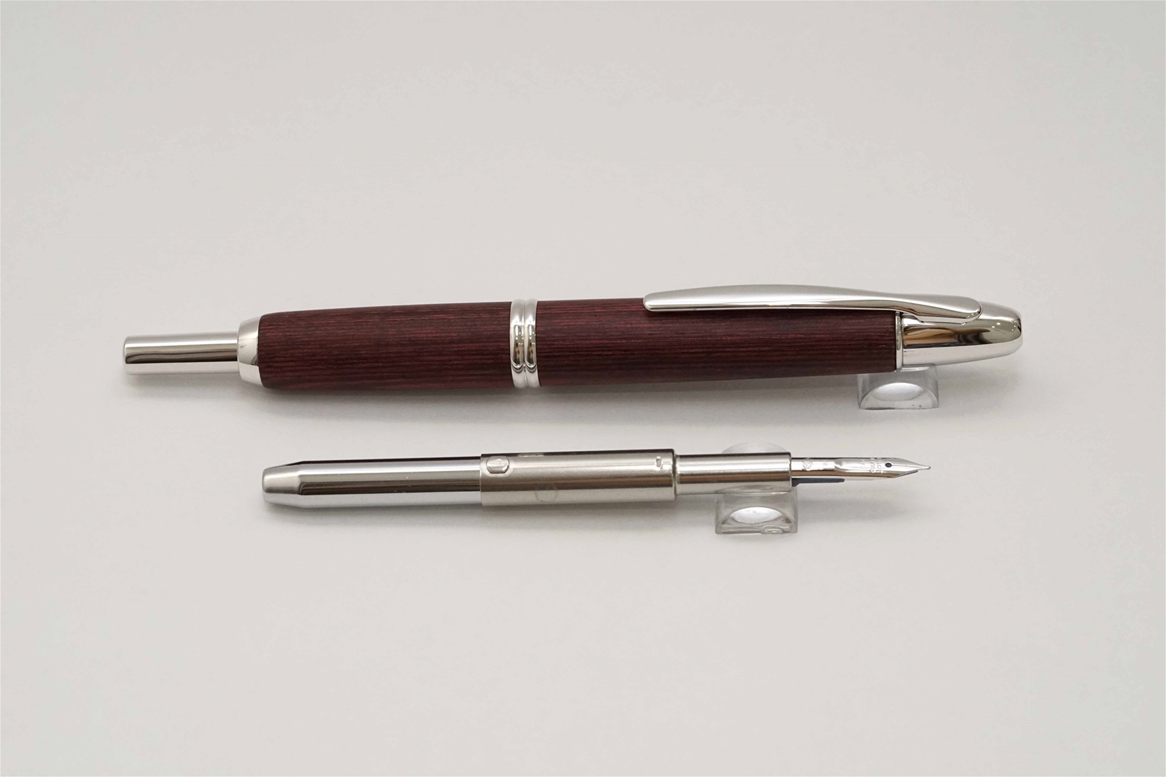 Bút máy Pilot Capless Vanishing Point Wood Red Birch 18K F