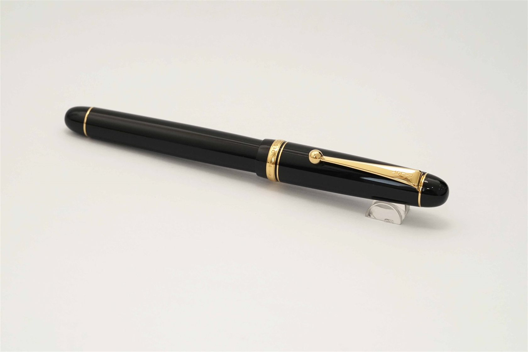 Bút máy Pilot Custom 74 Black 14K B 