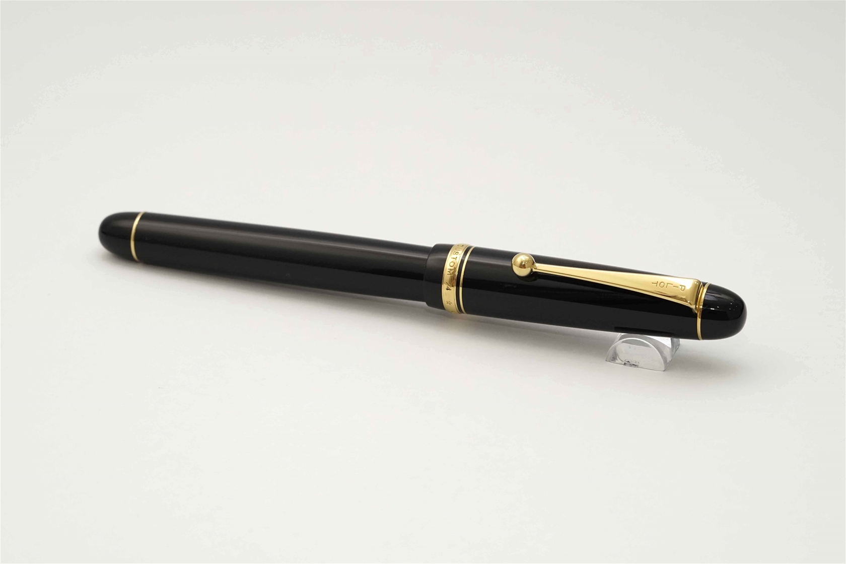 Bút máy Pilot Custom 74 Black 14K F