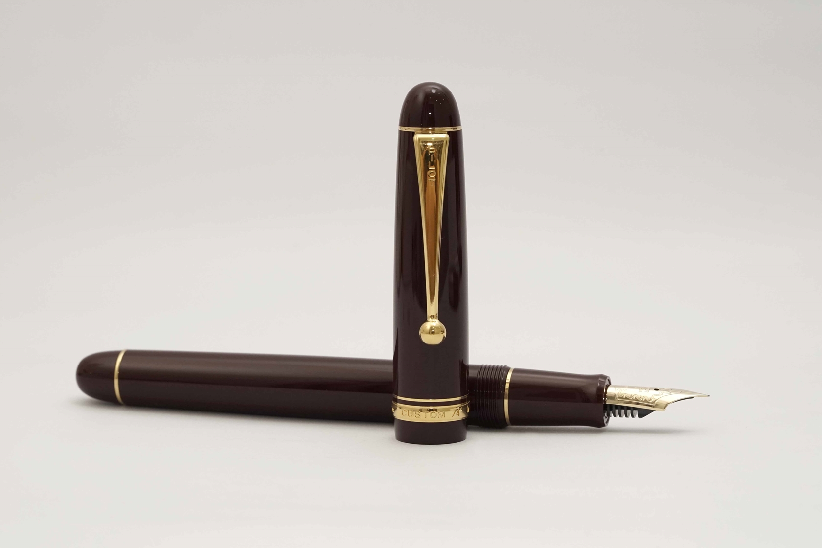 Bút máy Pilot Custom 74 Bordeaux 14K EF