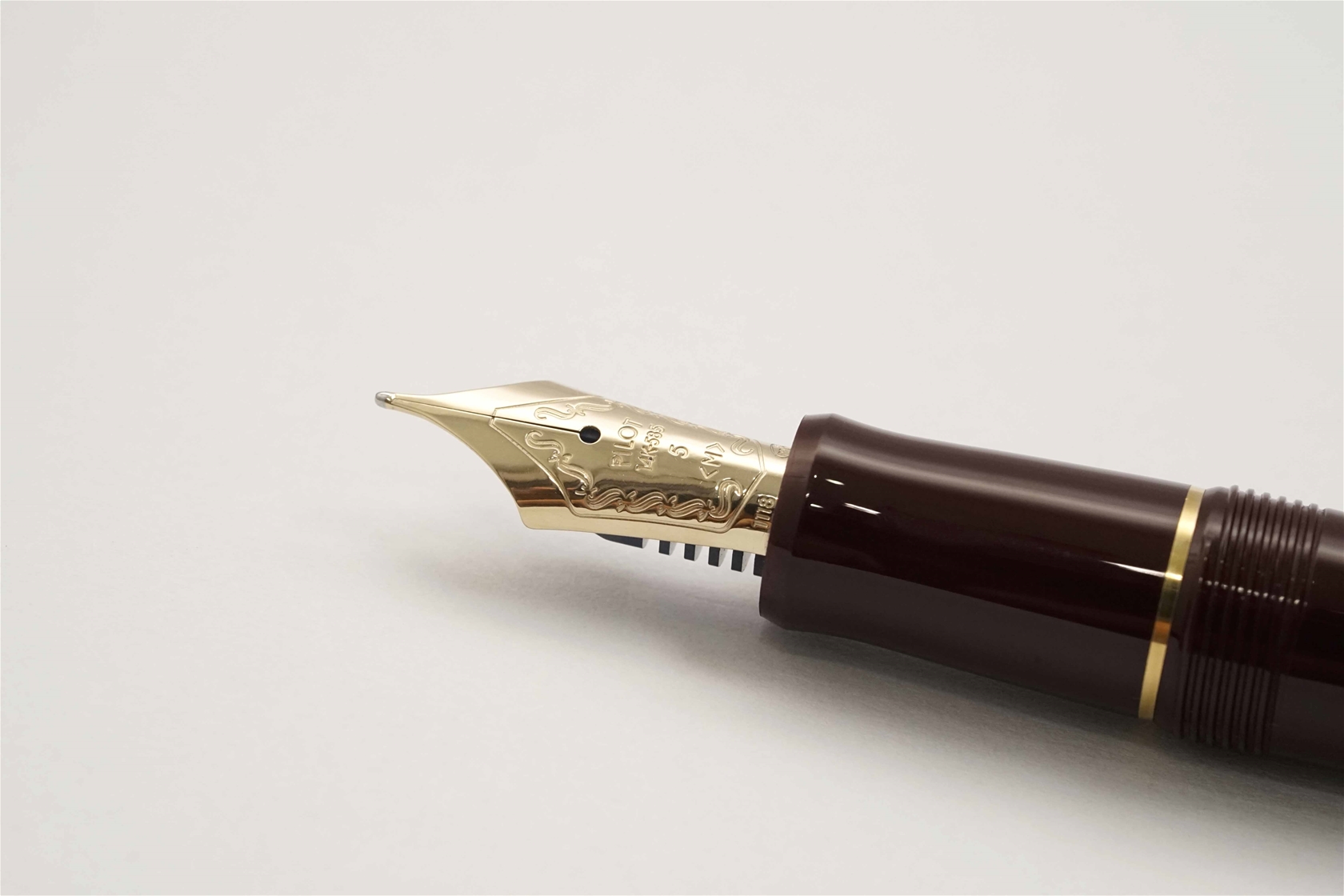 Bút máy Pilot Custom 74 Bordeaux 14K M