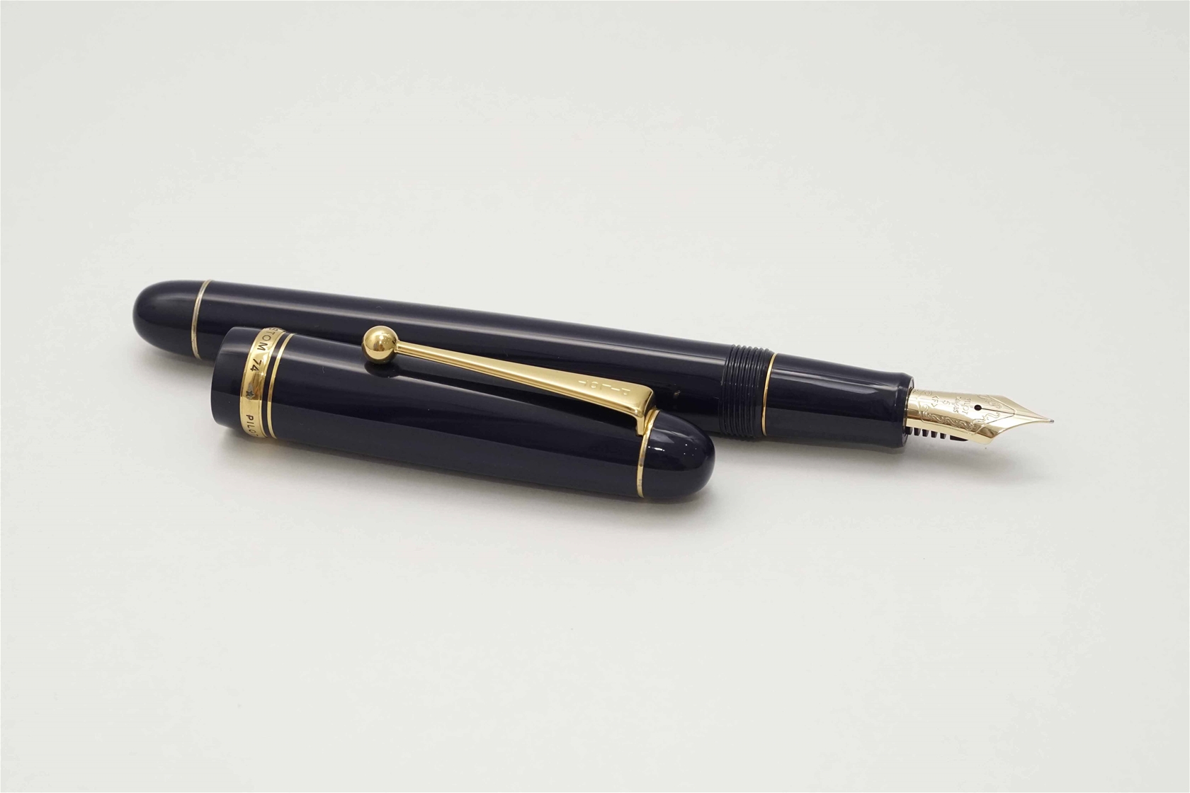 Bút máy Pilot Custom 74 Dark Blue 14K F