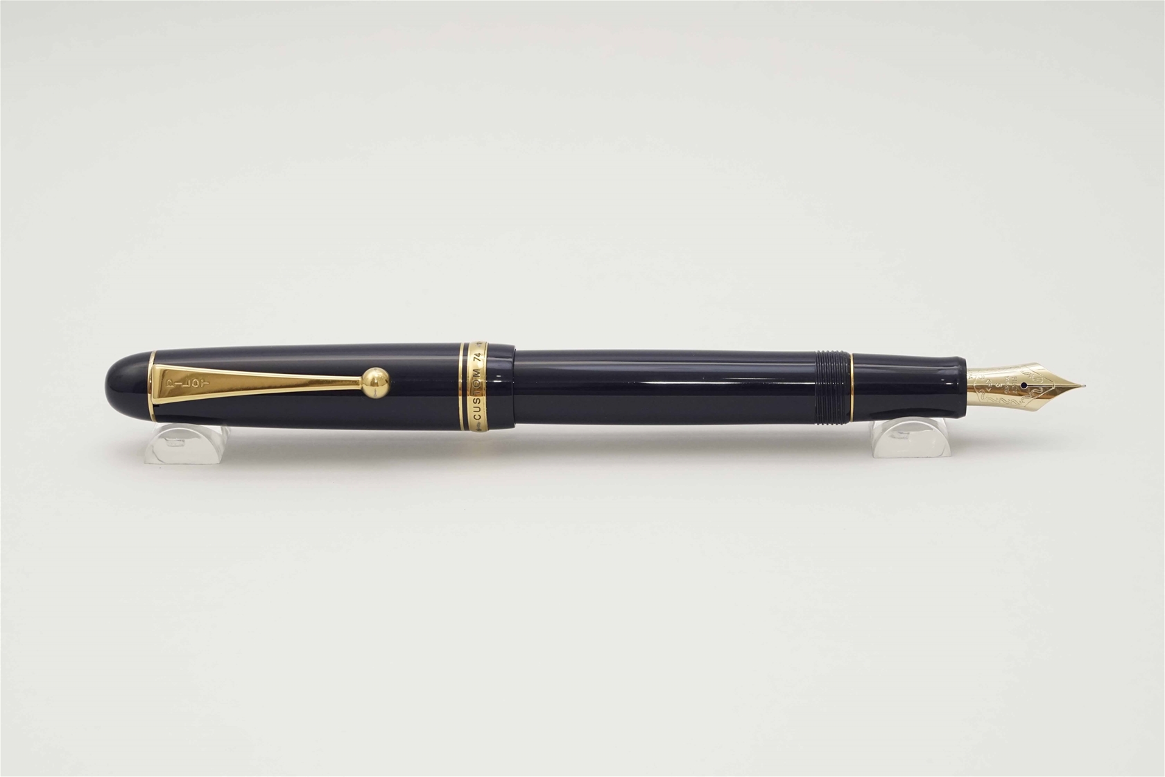 Bút máy Pilot Custom 74 Dark Blue 14K F