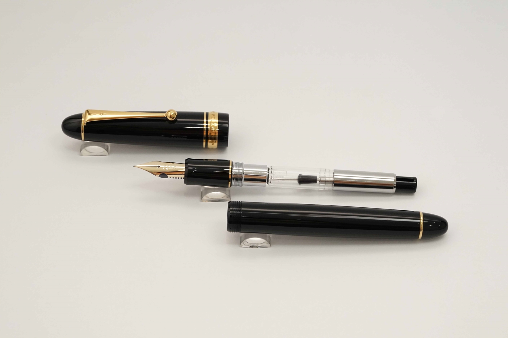 Bút máy Pilot Custom 742 Black 14K FA 