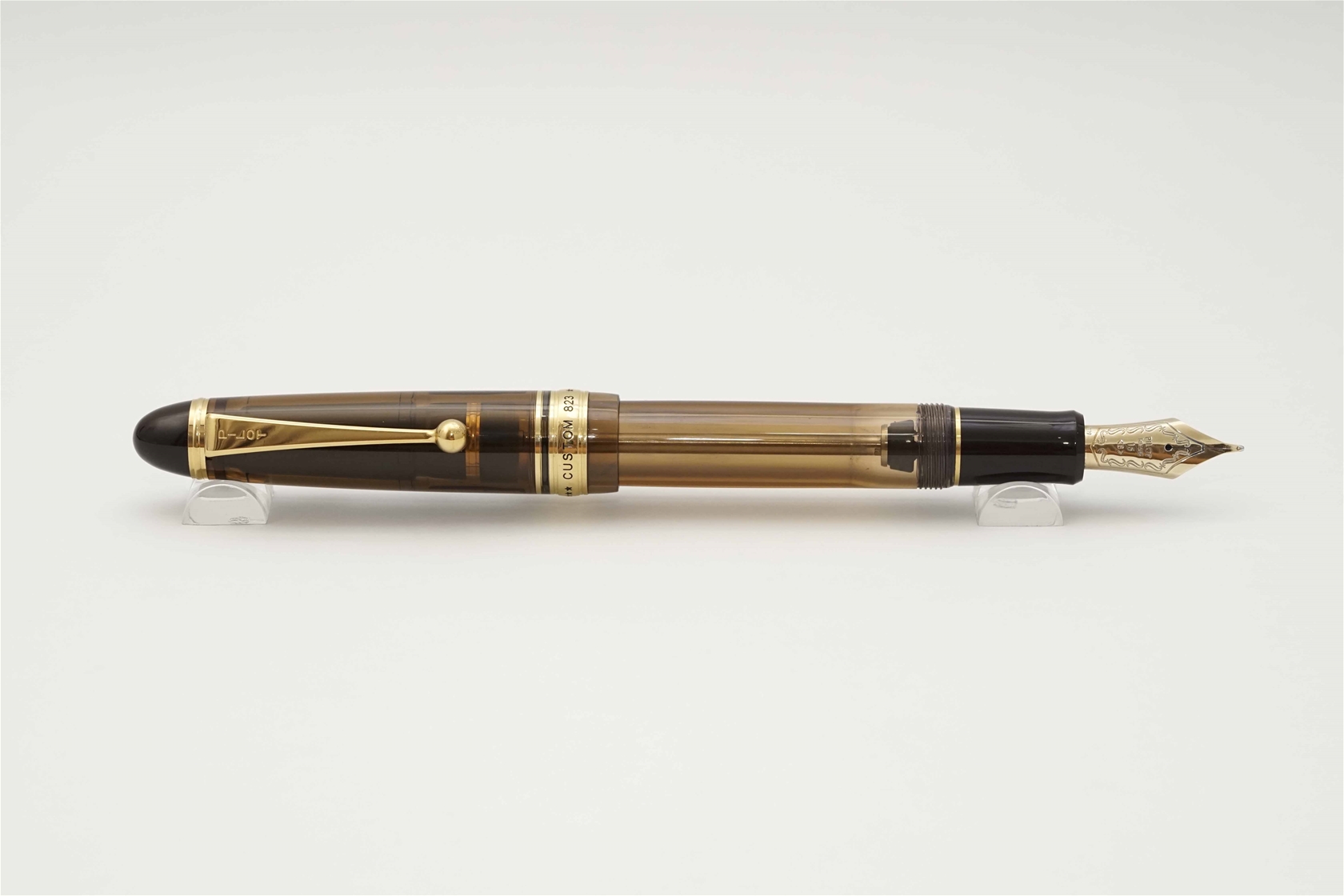 Bút máy Pilot Custom 823 Amber 14K B