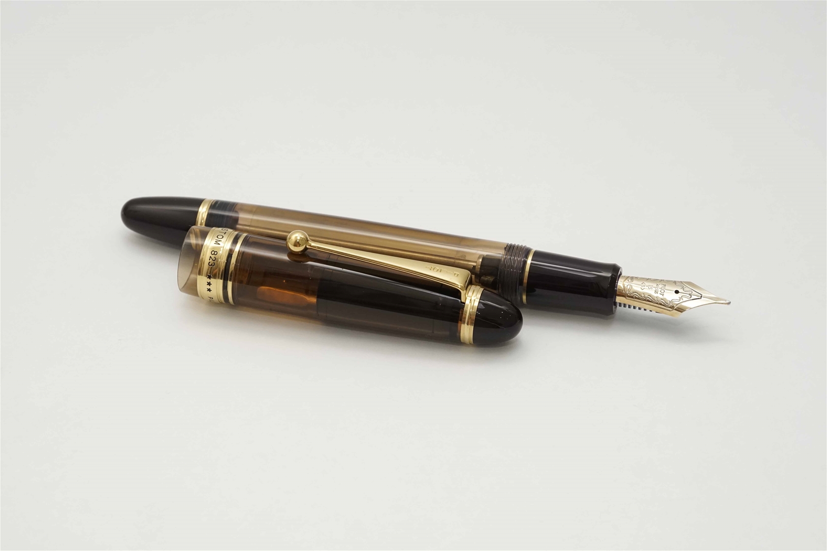 Bút máy Pilot Custom 823 Amber 14K B