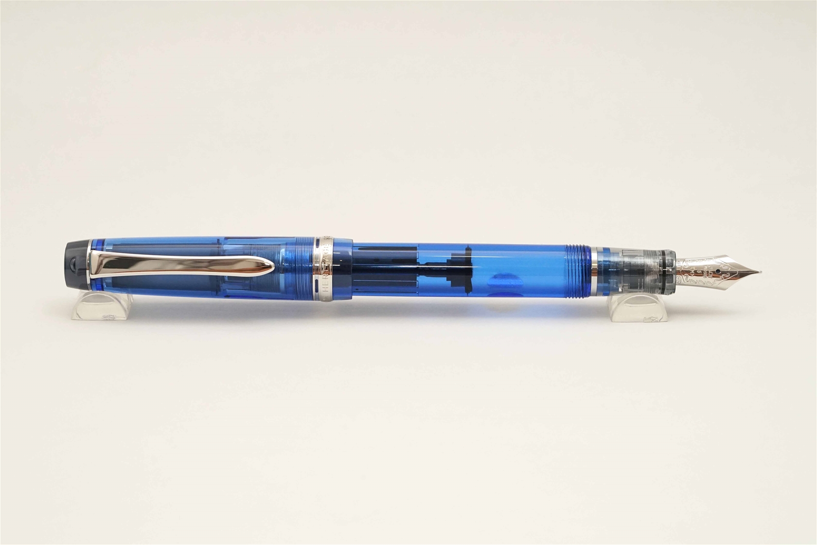 Bút máy Pilot Custom Heritage 92 Transparent Blue Body 14K M