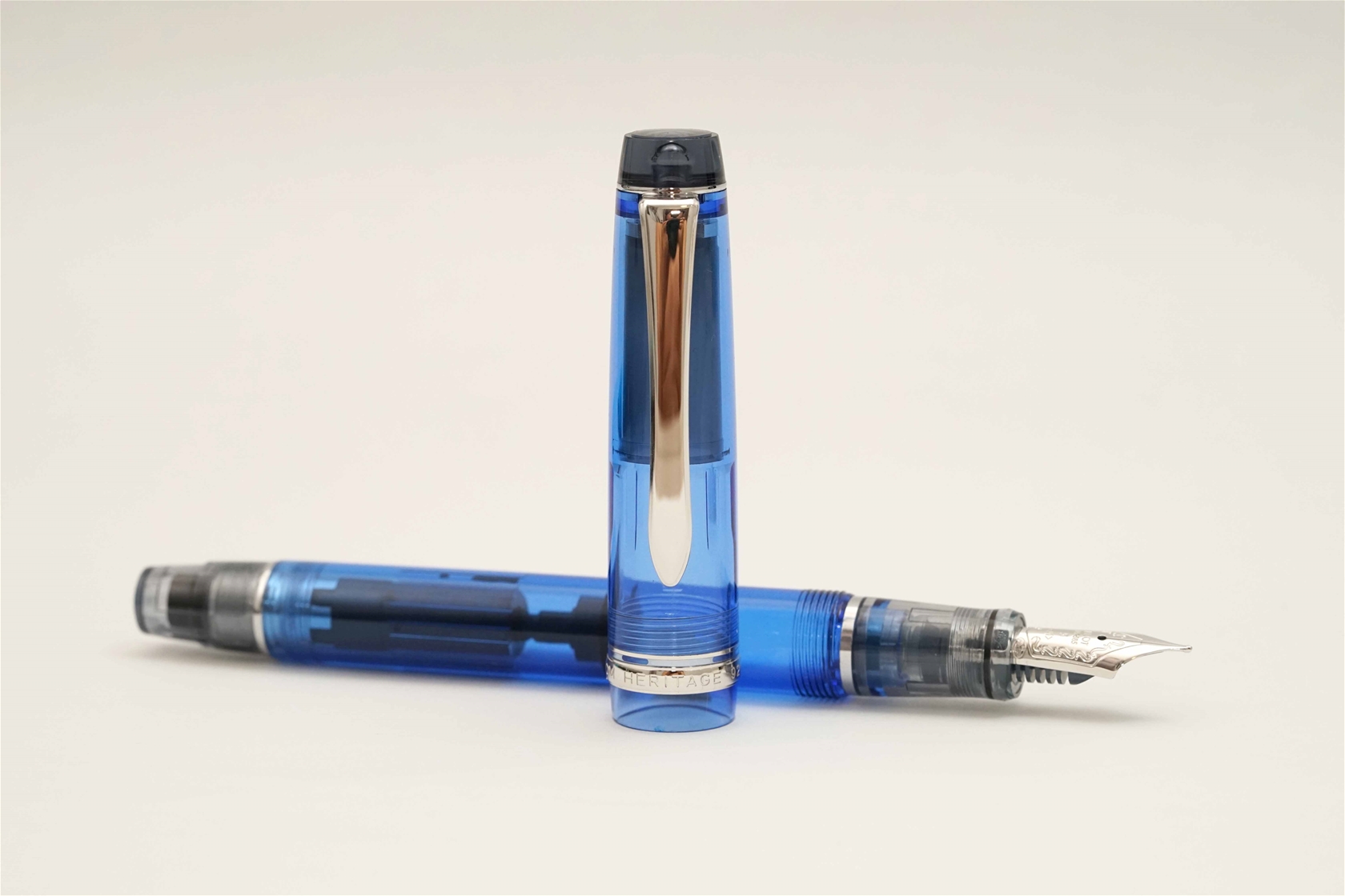 Bút máy Pilot Custom Heritage 92 Transparent Blue Body 14K M