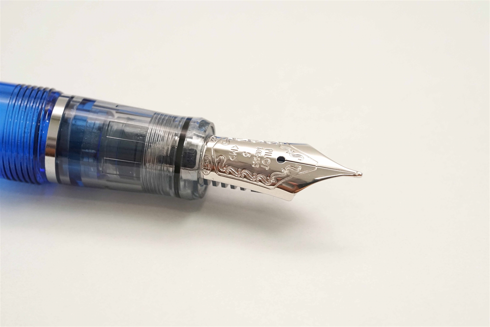 Bút máy Pilot Custom Heritage 92 Transparent Blue Body 14K M