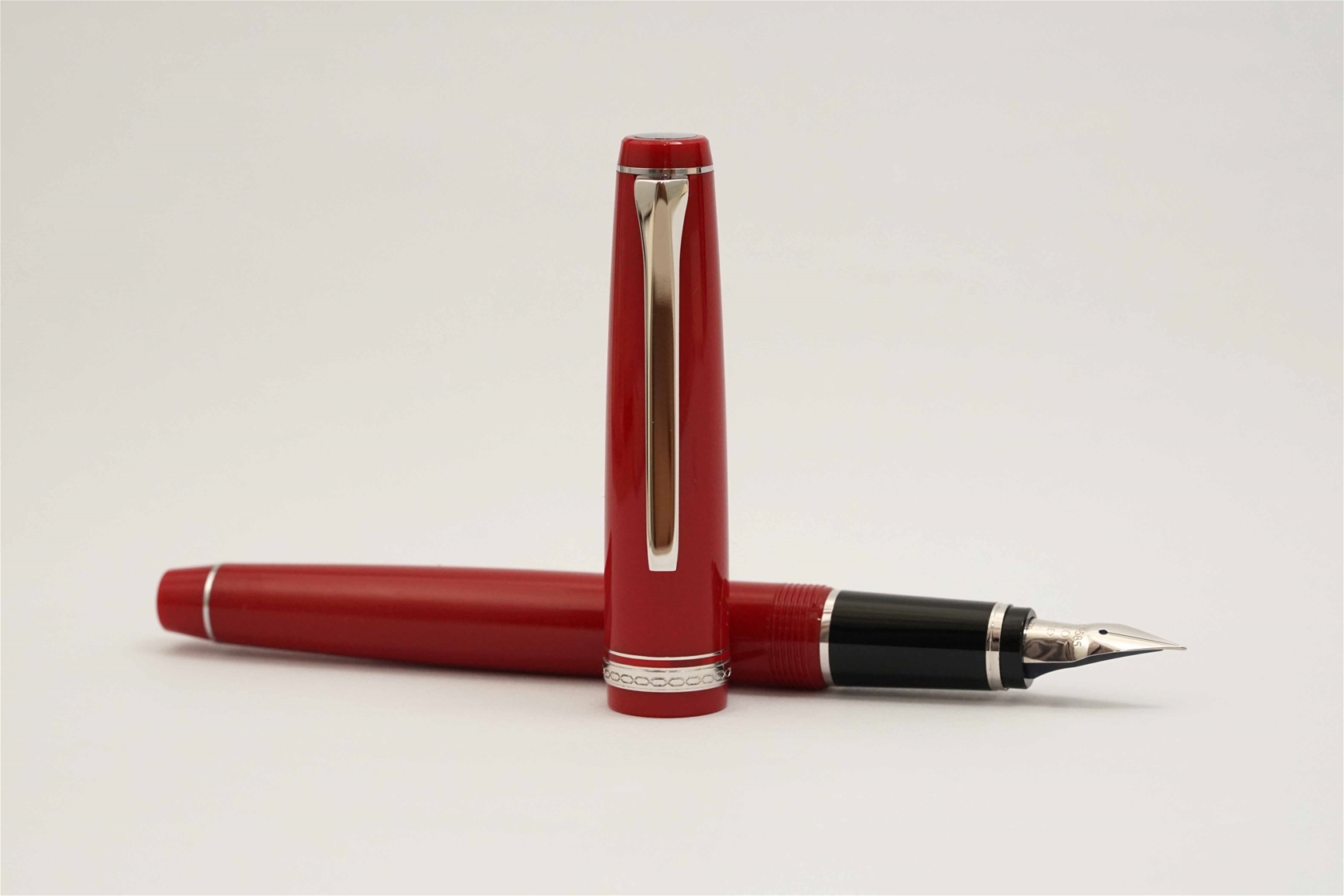 Bút máy Pilot Elabo Falcon Red 14K SEF