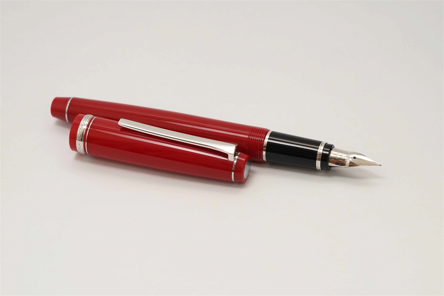 Bút máy Pilot Elabo Falcon Red 14K SEF