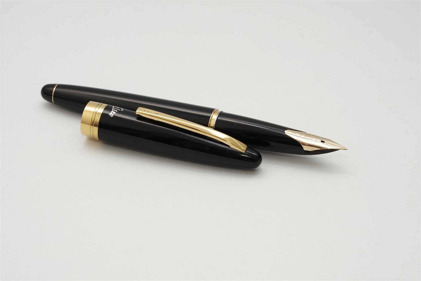 Bút máy Pilot Elite Custom Black 14K F