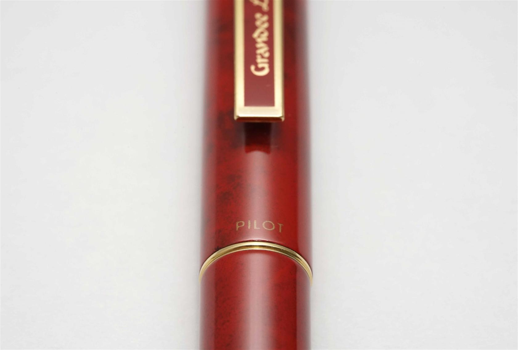 Bút máy Pilot Grandee L Red Lacquer 14K F