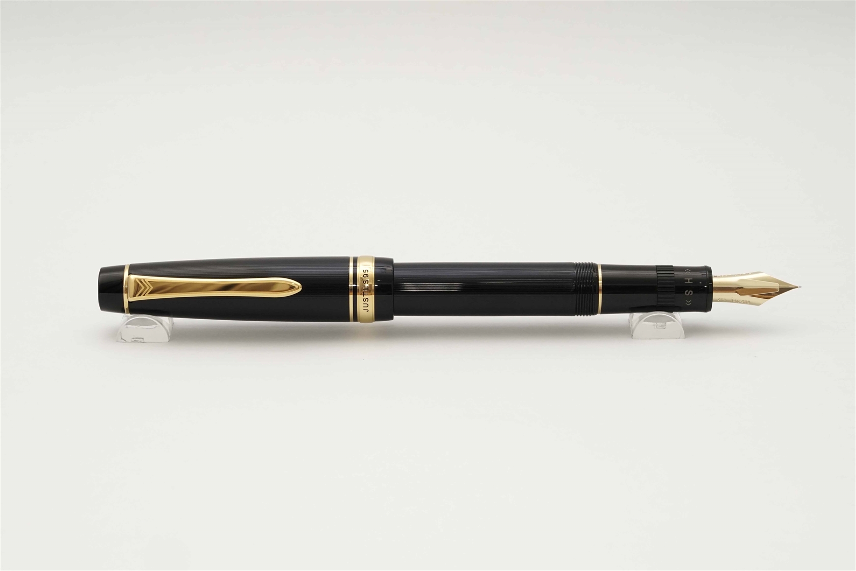 Bút máy Pilot Justus 95 Stripe Black 14K F