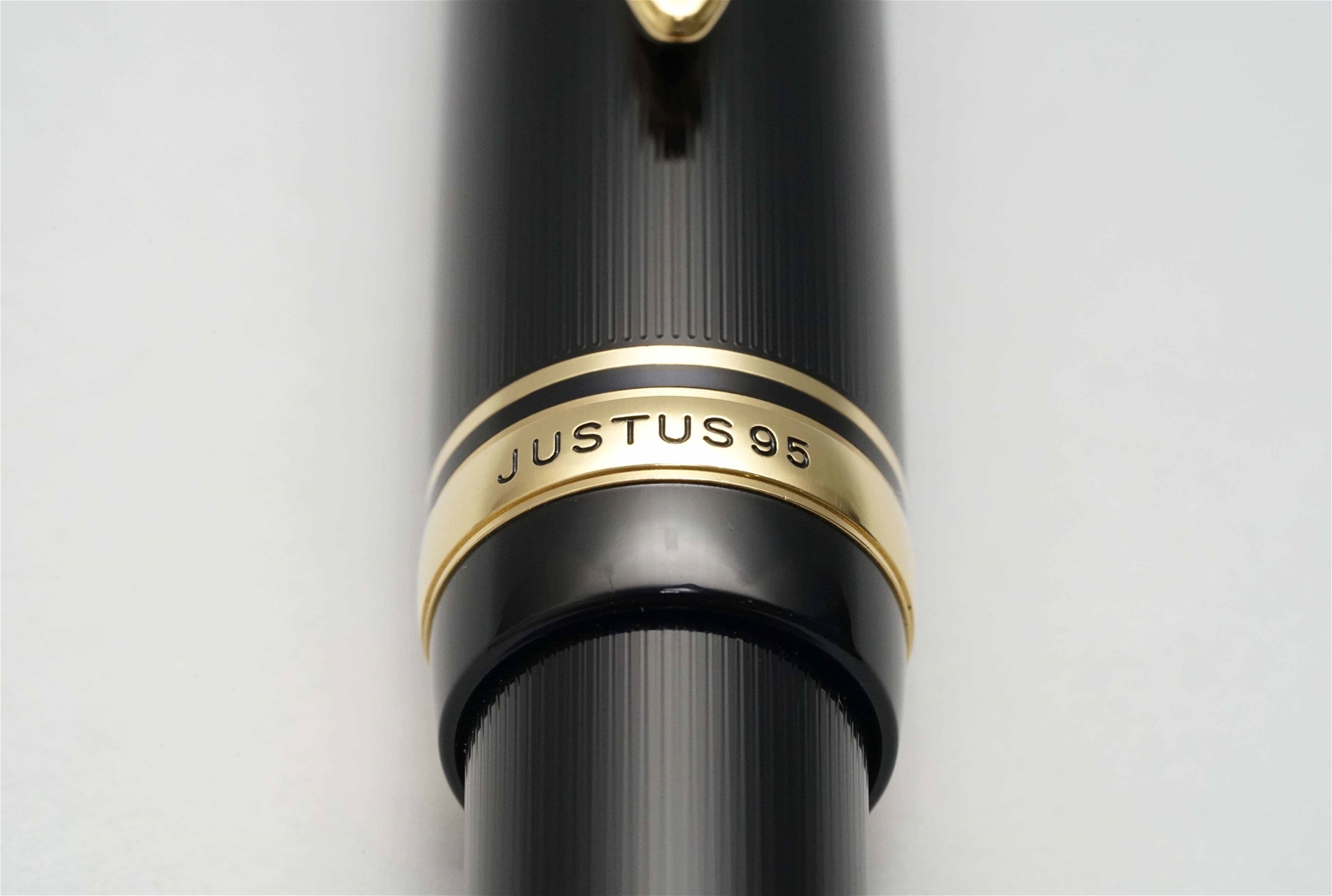 Bút máy Pilot Justus 95 Stripe Black 14K F