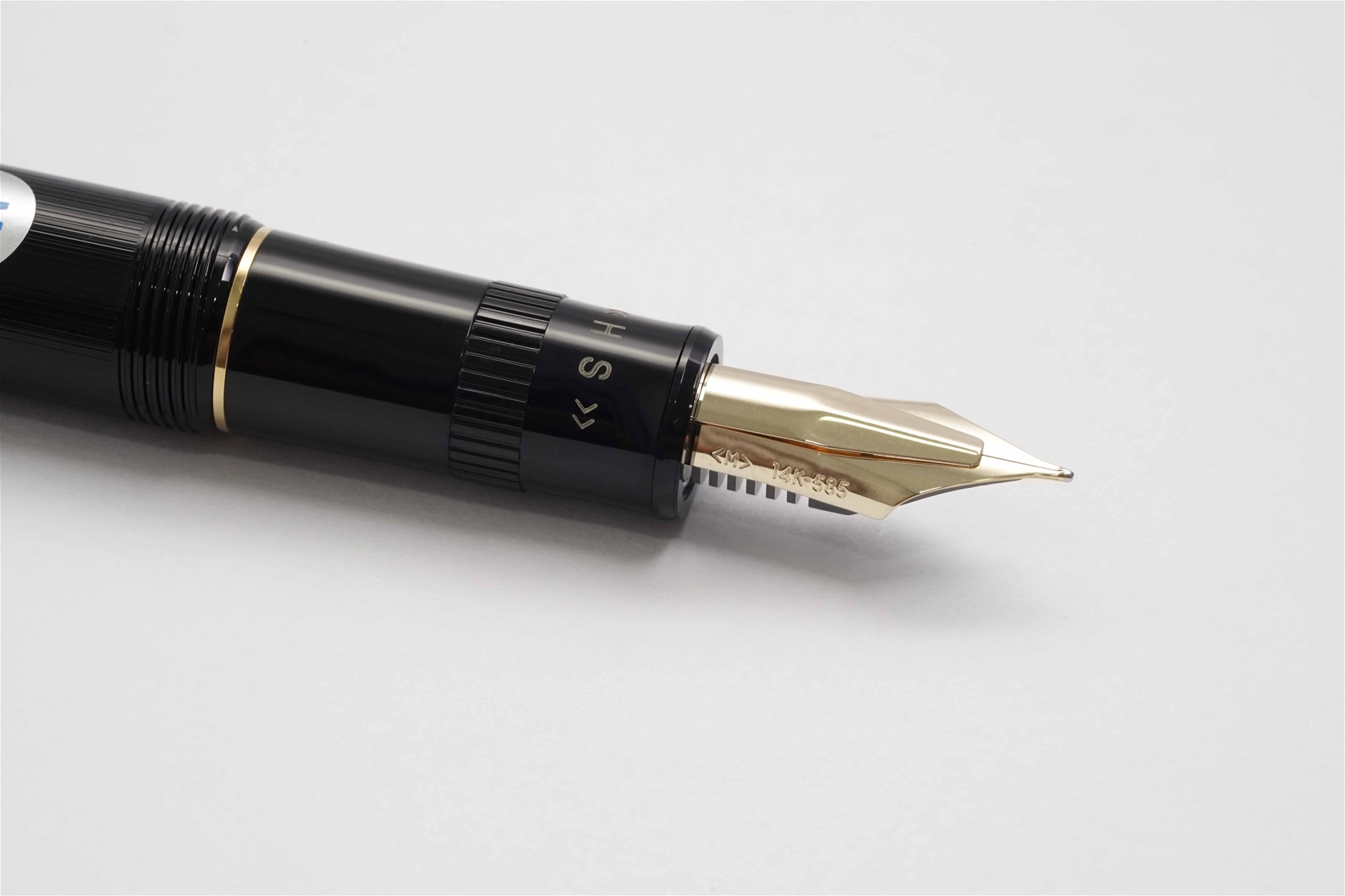 Bút máy Pilot Justus 95 Stripe Black 14K M