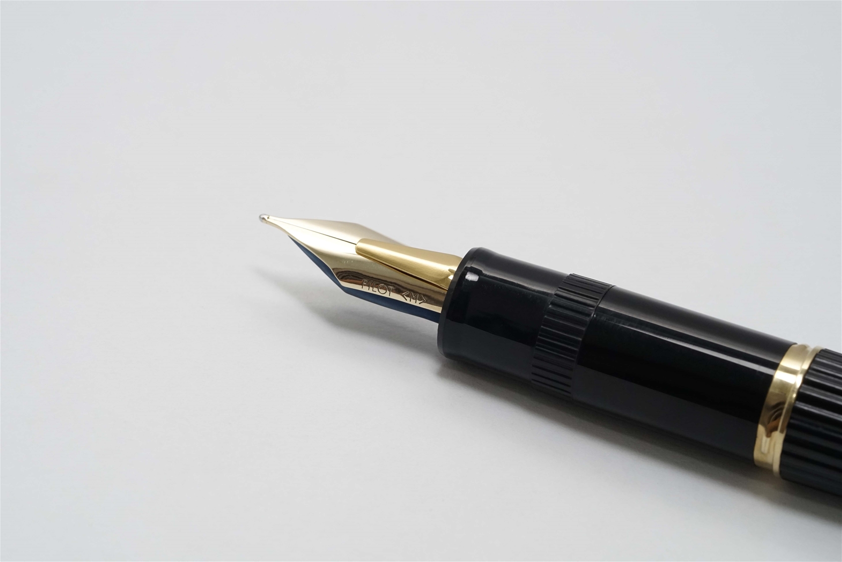 Bút máy Pilot Justus Black Adjustable 14K M