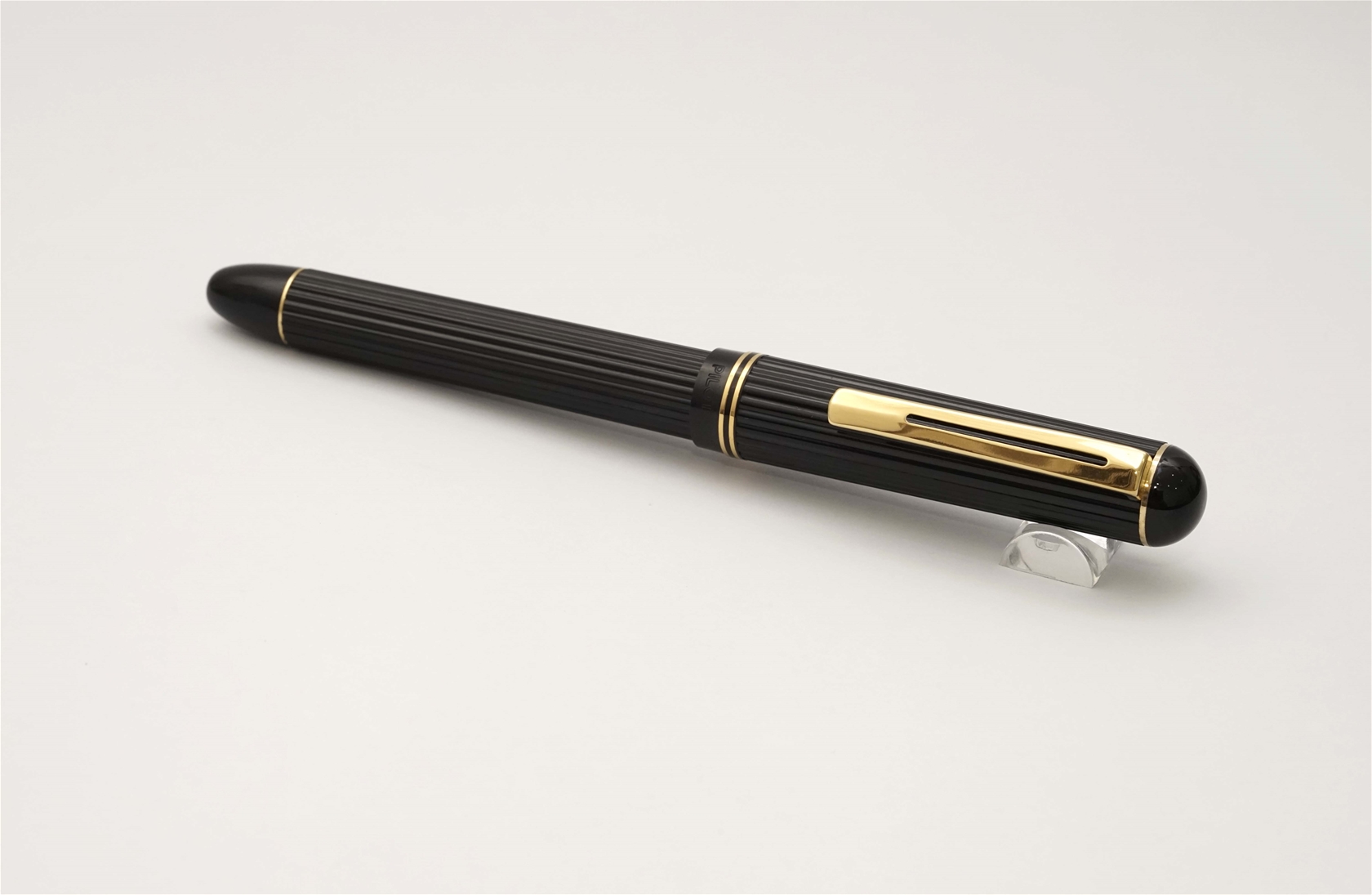 Bút máy Pilot Justus Black Adjustable 14K M