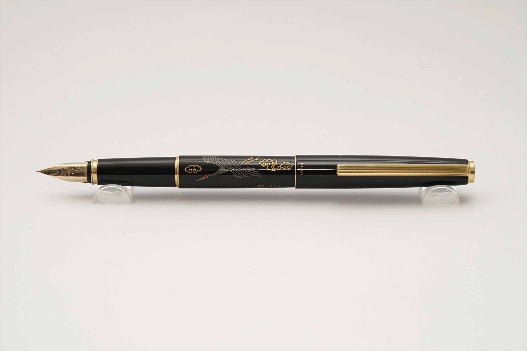 Bút máy Pilot Namiki Art Craft Maki-e Flying Crane 14K F