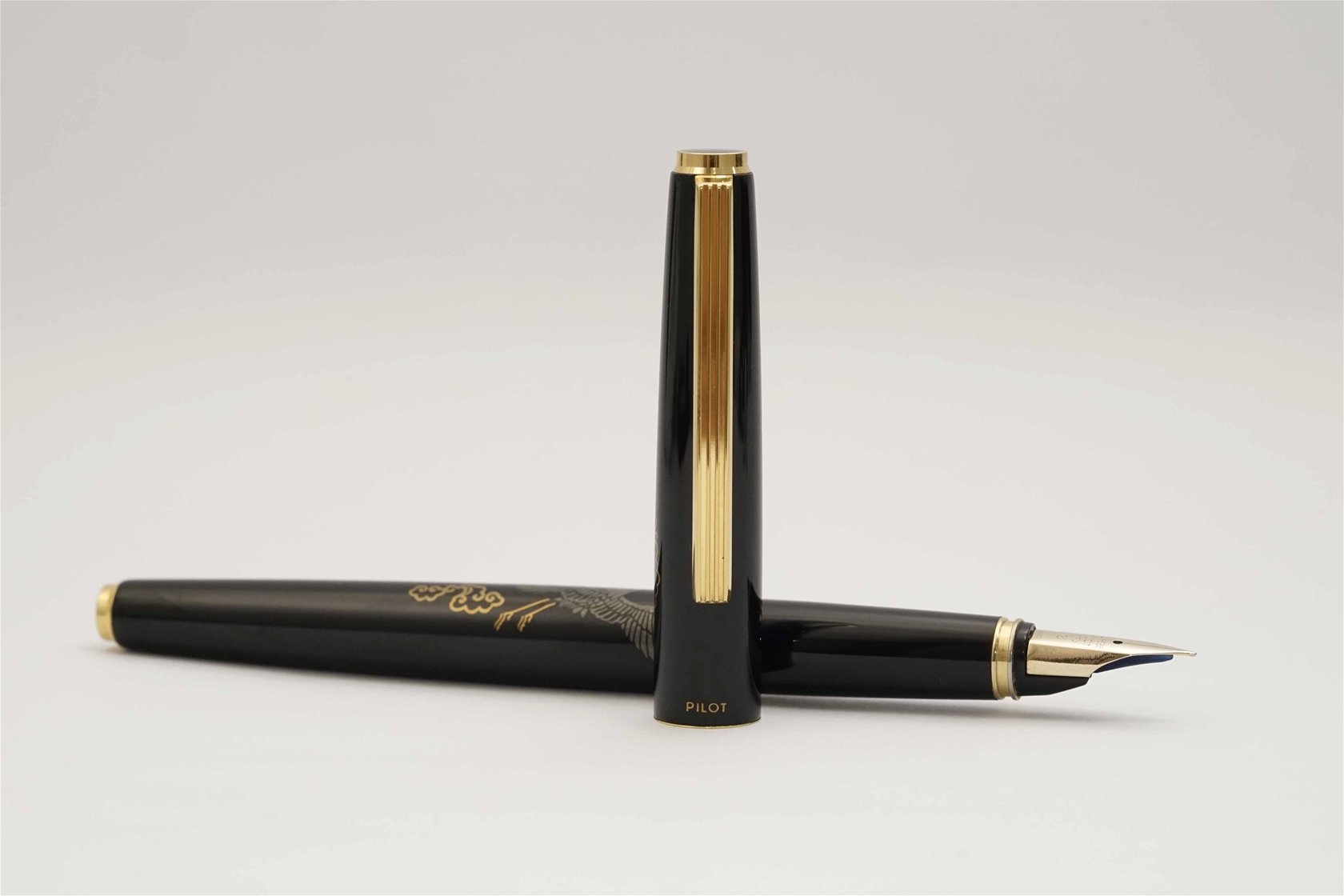 Bút máy Pilot Namiki Art Craft Maki-e Flying Crane 14K F