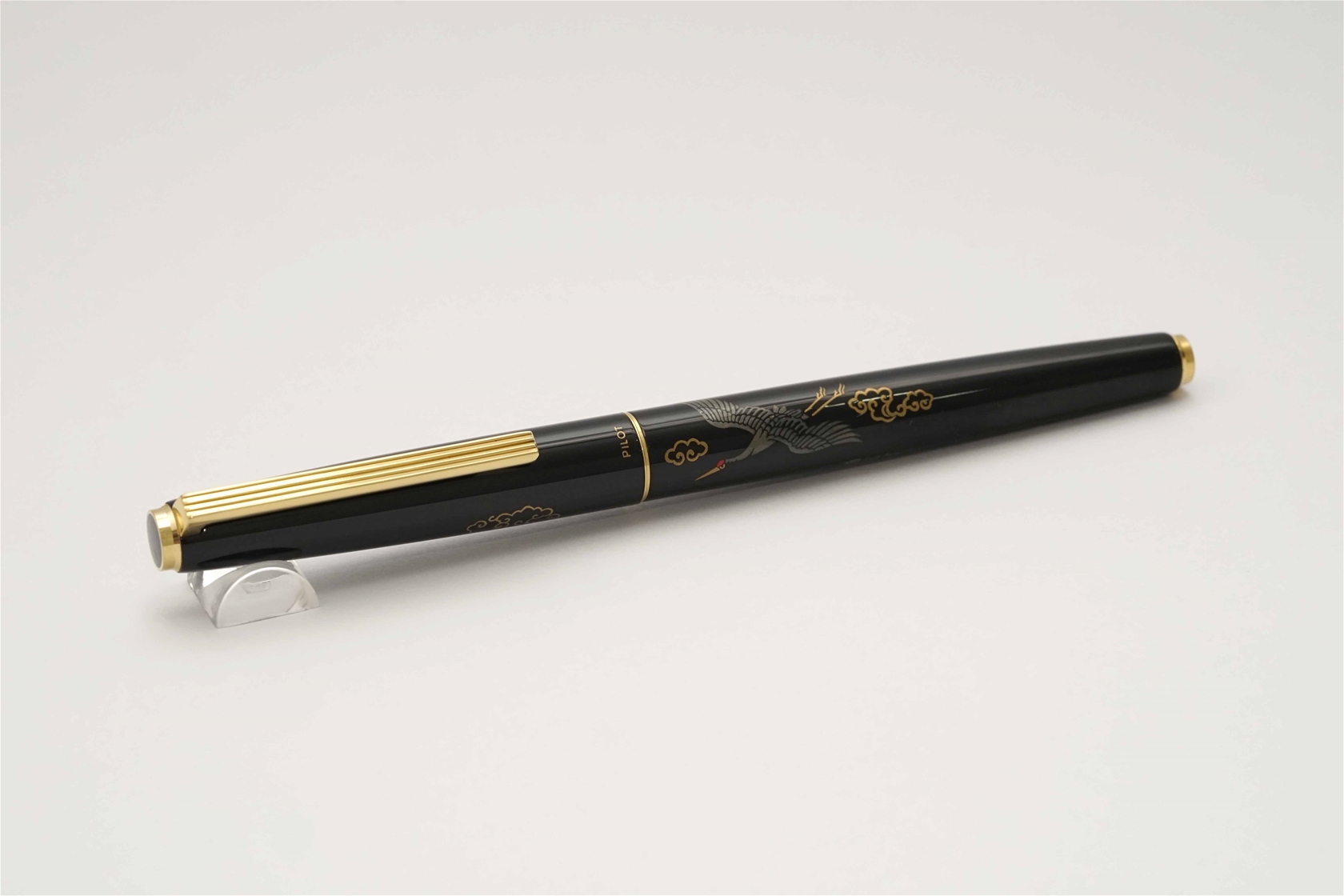 Bút máy Pilot Namiki Art Craft Maki-e Flying Crane 14K F