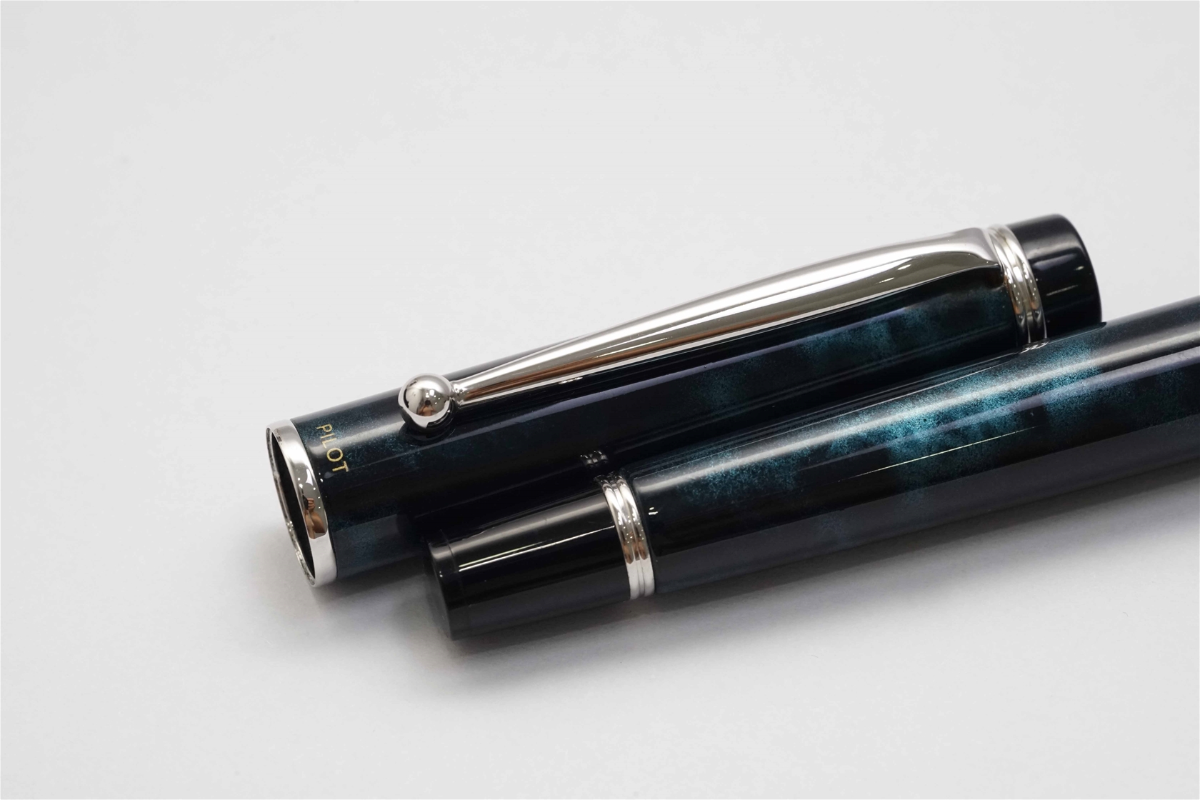 Bút máy Pilot Namiki Grance Marble Black & Blue 14K F