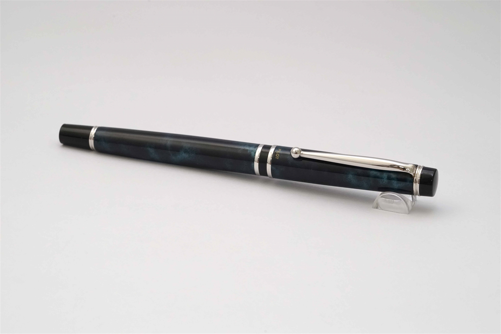 Bút máy Pilot Namiki Grance Marble Black & Blue 14K F