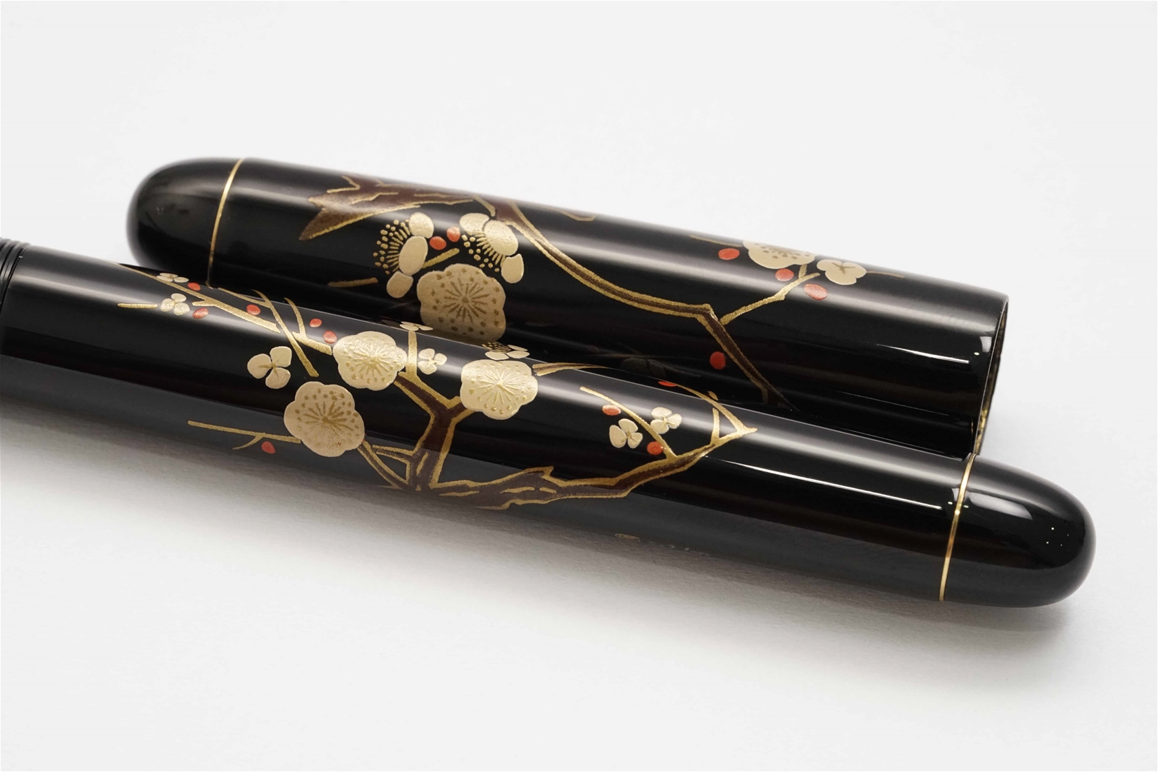 Bút máy Pilot Namiki Maki-e Flowers of Plum Tree 14K F